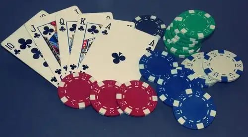Live casino-style entertainment balanced with sports interest on 277det