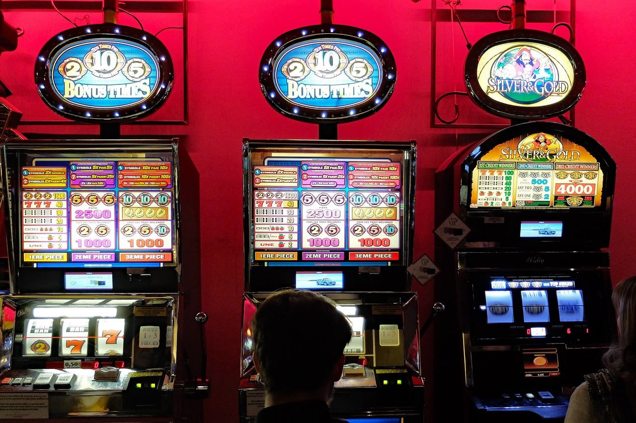 Sports and casino-style entertainment navigation on the 277det Mobile App